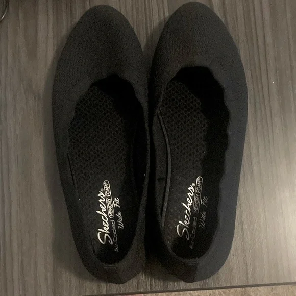 Skechers Black Flats Comfortable Loafers - Picture 1 of 3